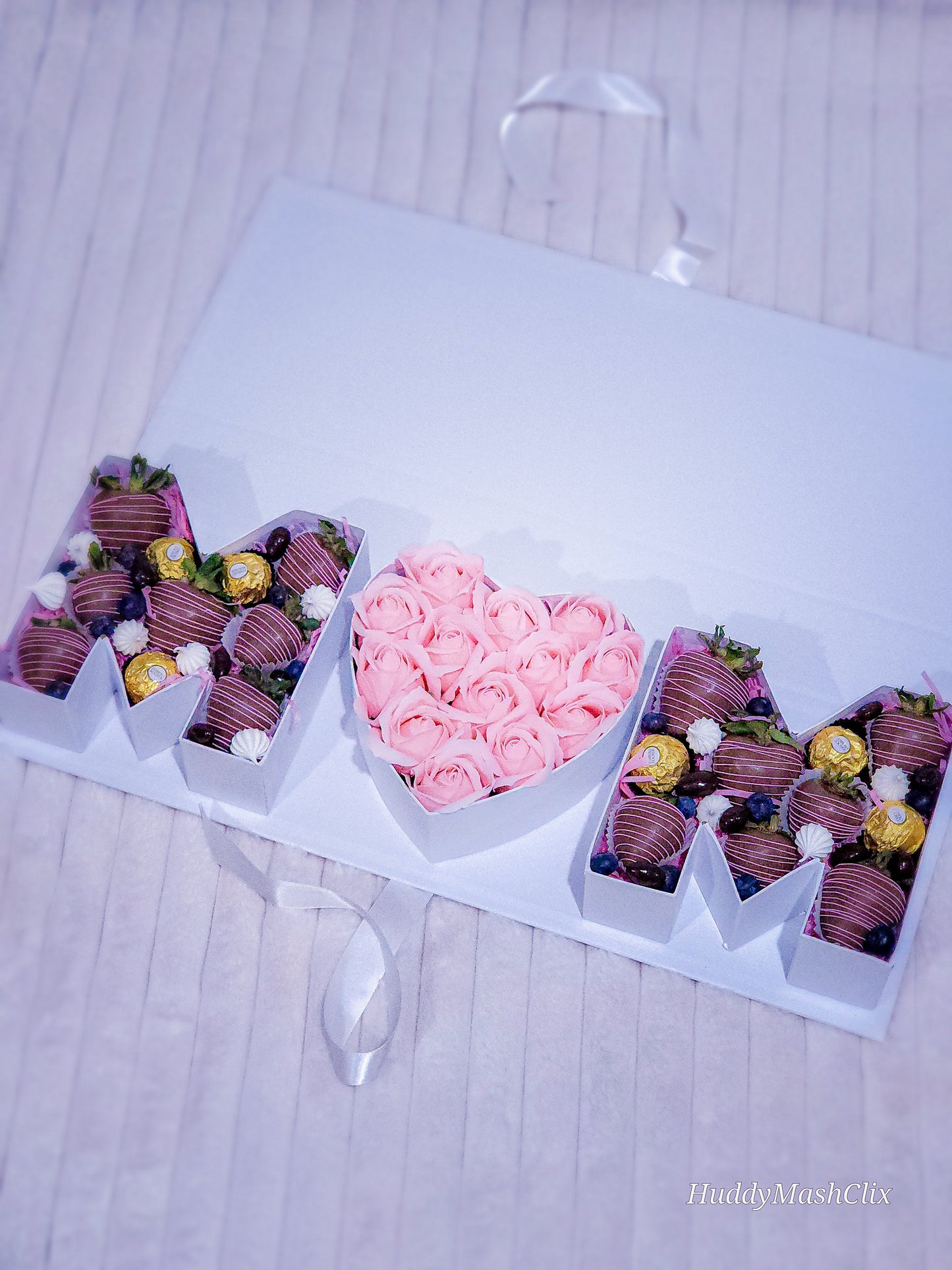 Mom strawberries box