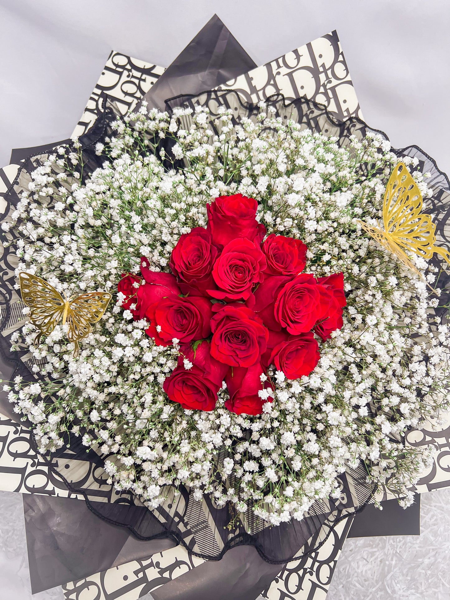 12 roses bouquet with gypsofphila
