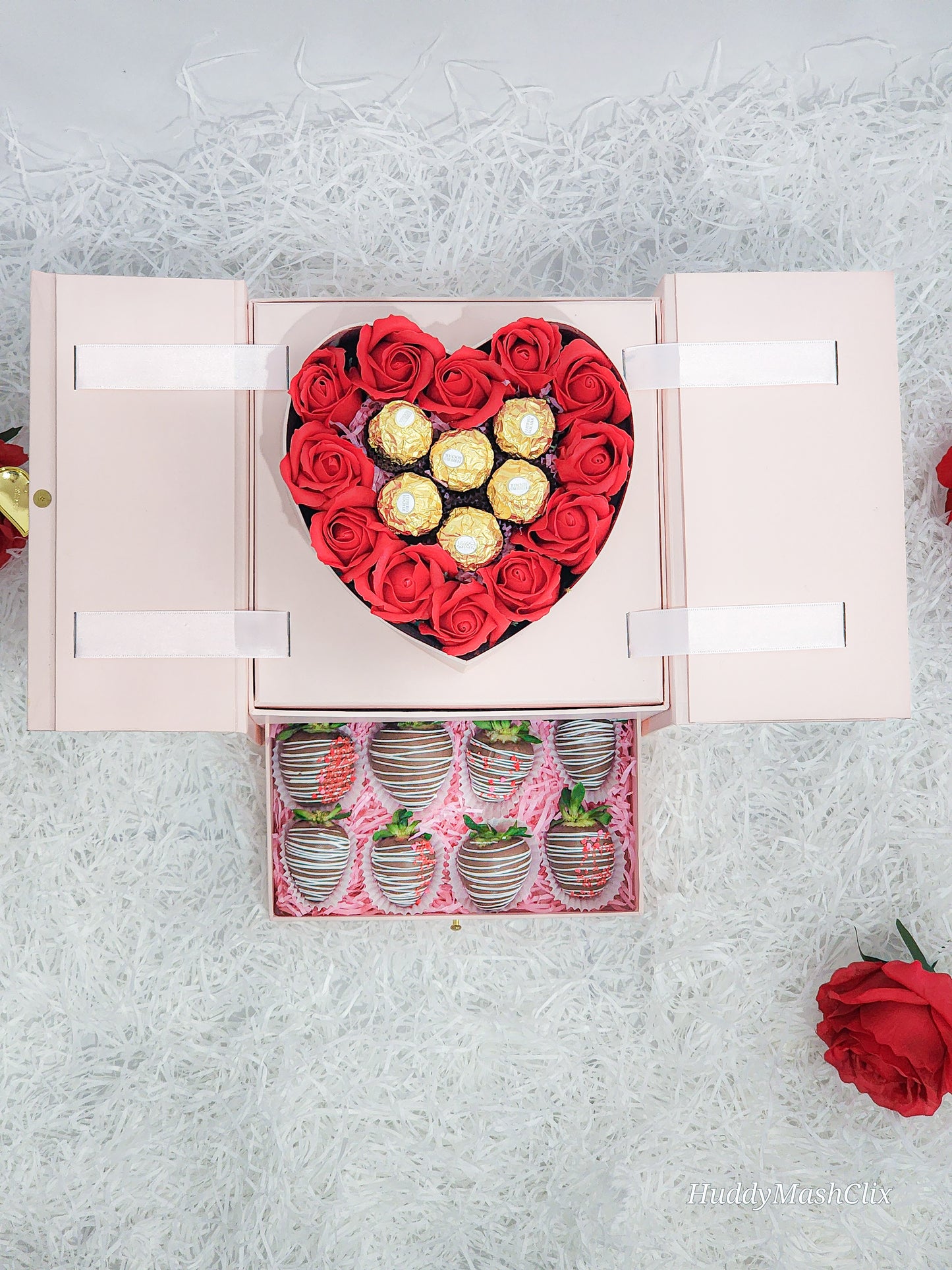 Pull up heart box