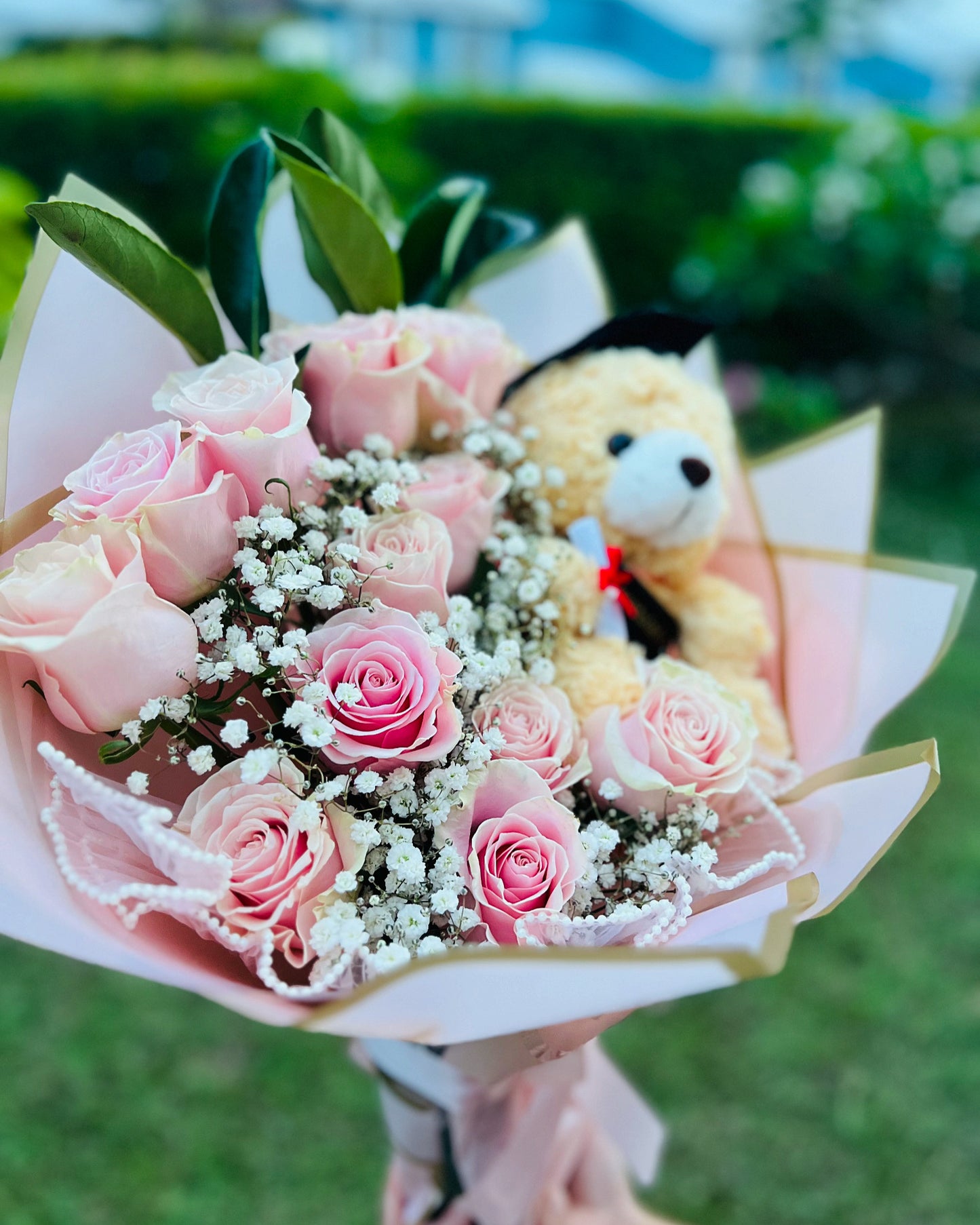 Graduation roses with teddy