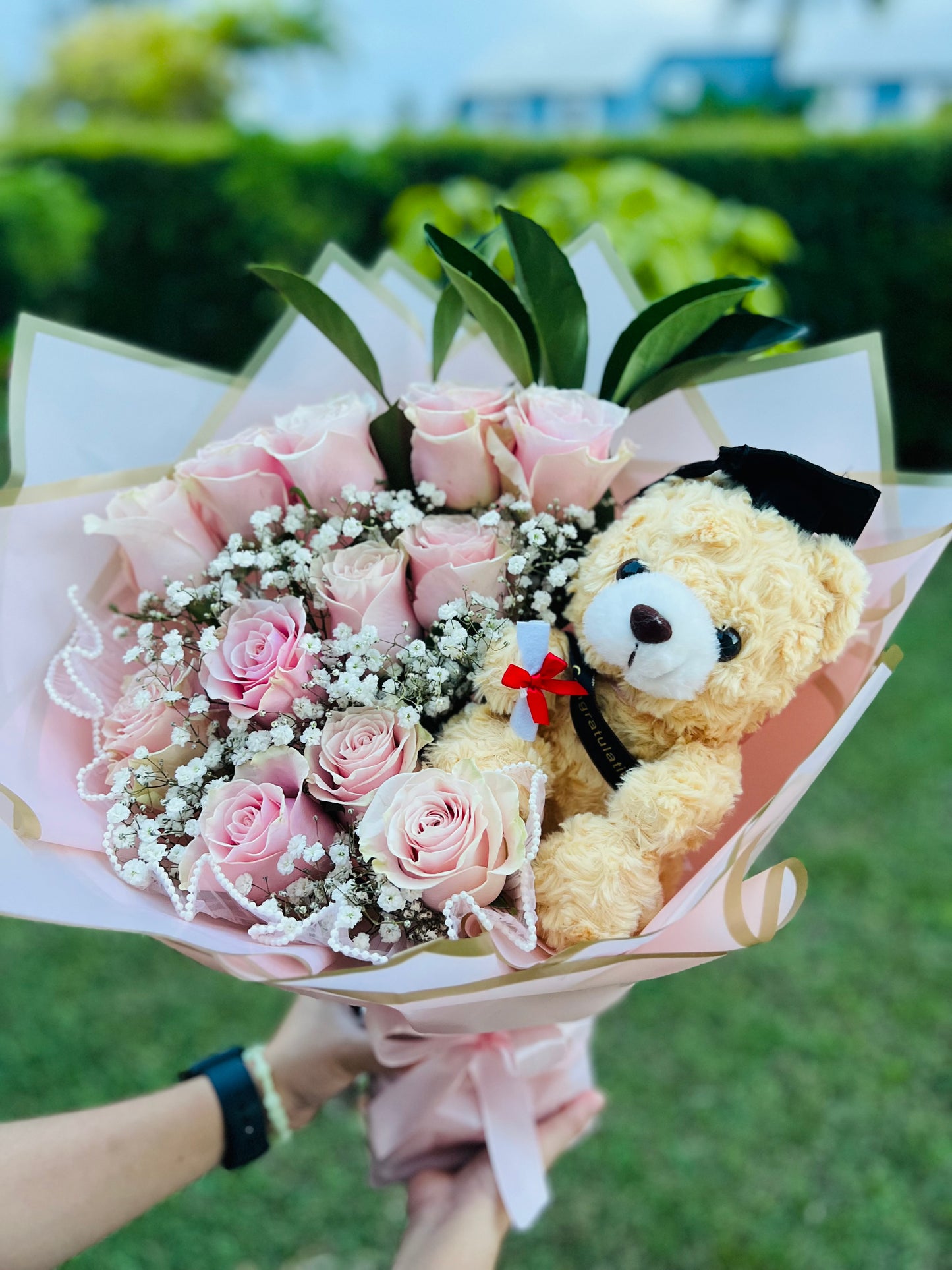 Graduation roses with teddy